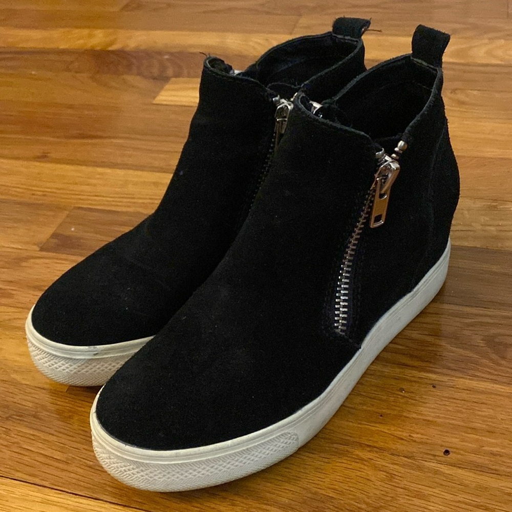 Steve Madden Women’s Black Heeled Slip On Sneakers Size 7.5